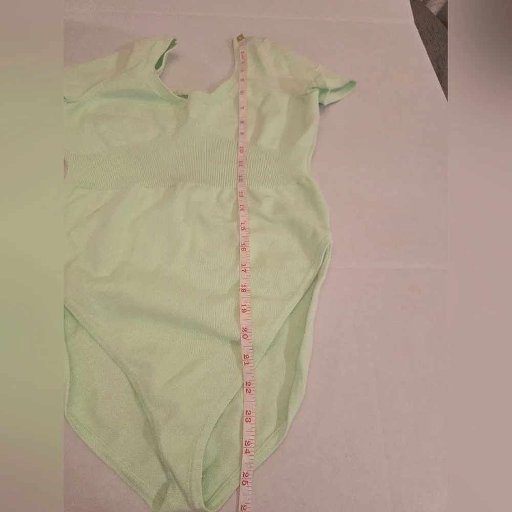 Nike Nsw Chill Knit Ss Bodysuit In Green Size Small